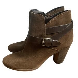 Cole Haan Hayes Brown Booties sz 7 Buckle Heeled Suede Work Going Out Round Toe
